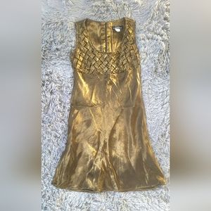 Golden dress with weave pattern